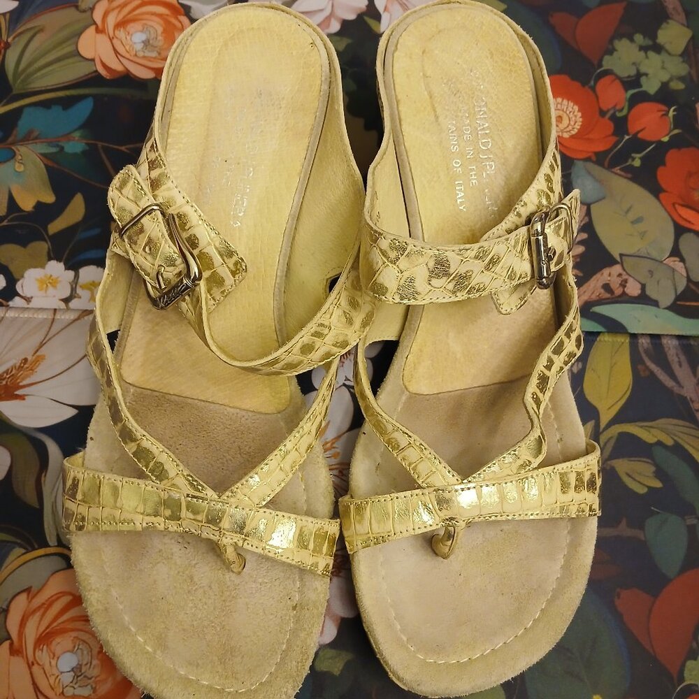 Donald J. Pliner Italian Gold Leather Wedge Sandals 10M